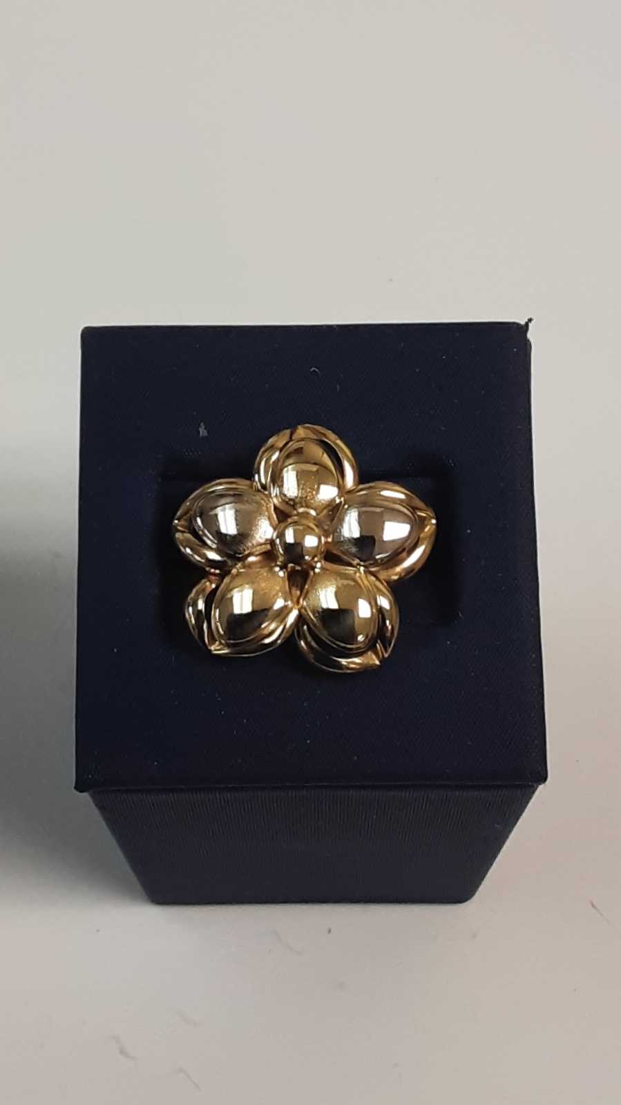 Women's Ring - Yellow Gold 14k (.585) 5.1 grams Size 20