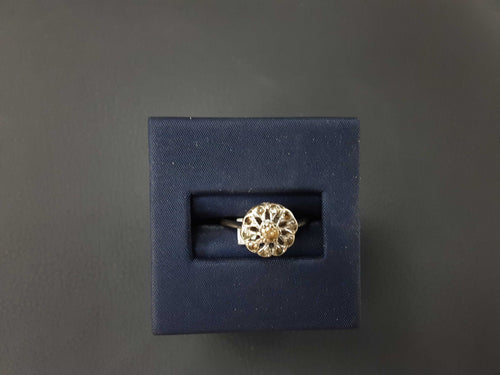 Women's Ring - White Gold 14k (.585) 2.2 grams Size 10.5