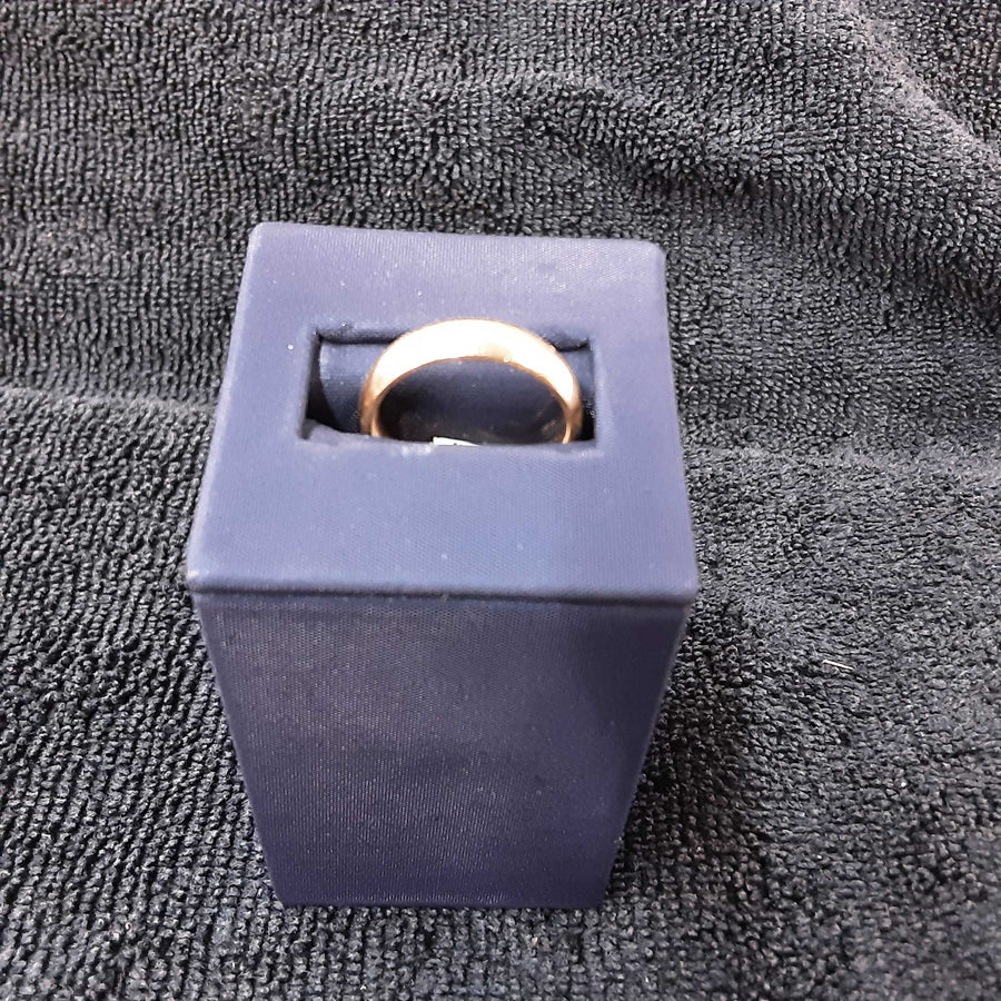 Ring - Wedding Band - Yellow Gold 14k (.585) 6 grams Size 7