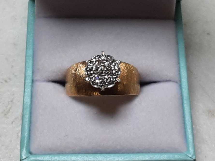 Women's Ring - Yellow Gold 14k (.585) 6.2 grams Size 9.5