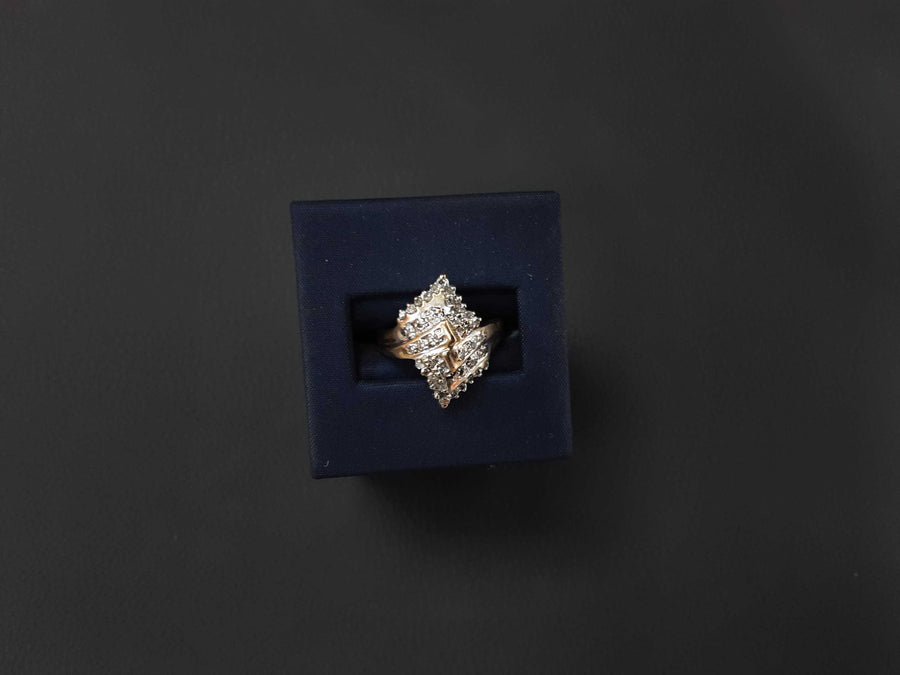 Women's Ring - Yellow Gold 10k (.417) 5.1 grams Size 8.5
