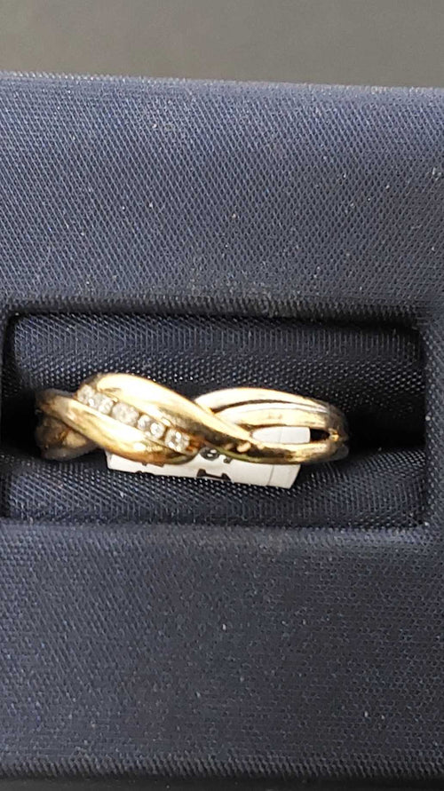 Women's Ring - Anniversary - Yellow Gold 10k (.417) 2.1 grams Size 7