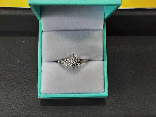 Women's Ring - White Gold 10k (.417) 2.3 grams Size 7.5