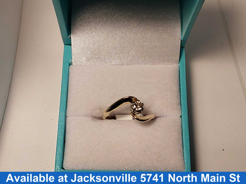 Women's Ring - Solitaire - Yellow Gold 14k (.585) 2.2 grams Size 5