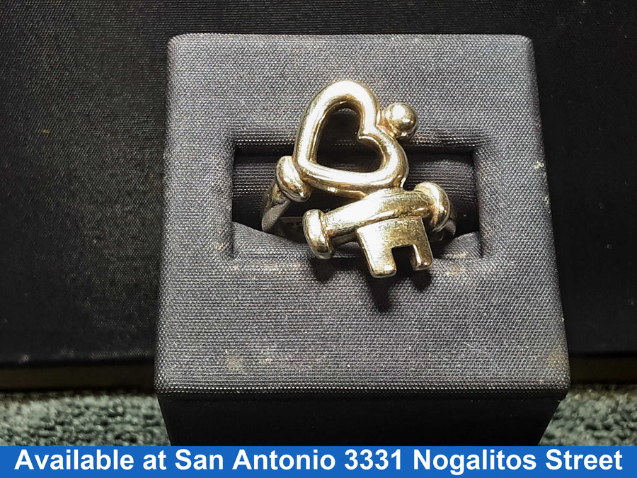 Women's Ring - Silver 6.6 grams Size 20