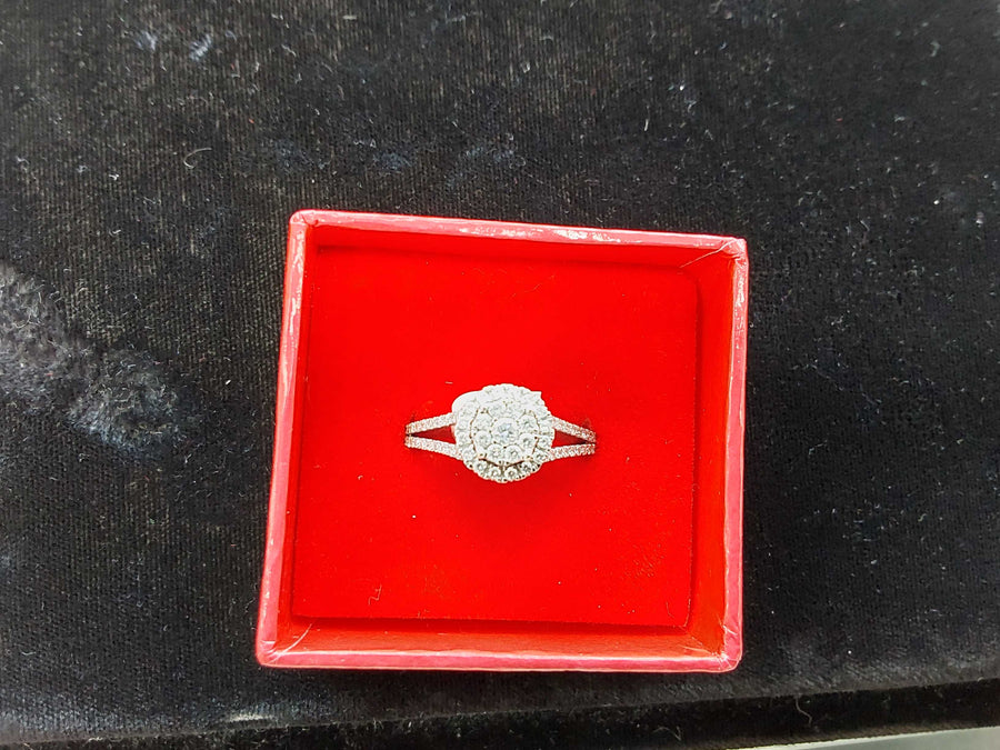 Women's Ring - White Gold 14k (.585) 4.1 grams Size 8.5