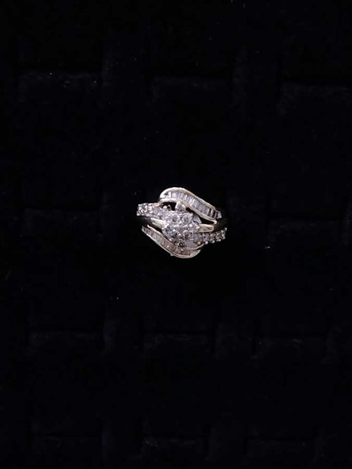 Women's Ring - Yellow Gold 10k (.417) 3.9 grams Size 20