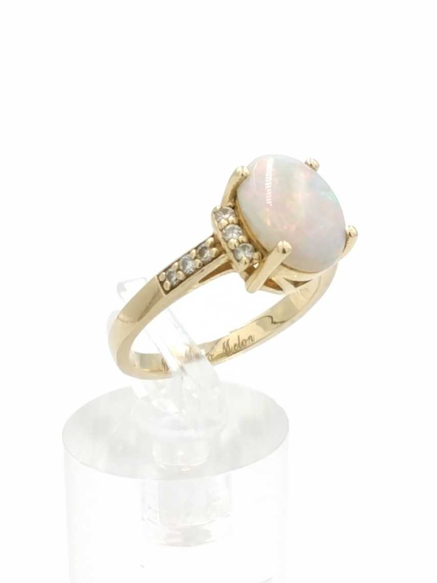 Women's Ring - Yellow Gold 14k (.585) 3.7 grams Size 6.5