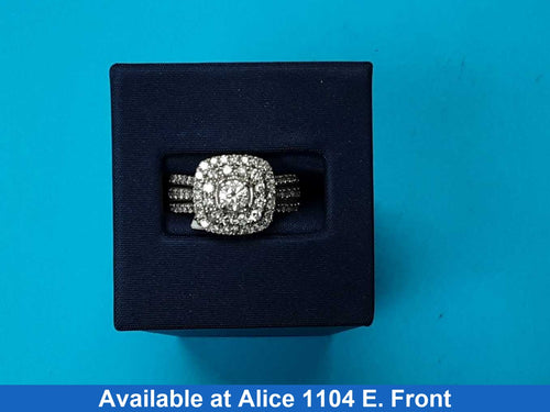 Women's Ring - White Gold 10k (.417) 4.7 grams Size 6.5