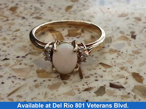 Women's Ring - Yellow Gold 14k (.585) 2.6 grams Size 6.5