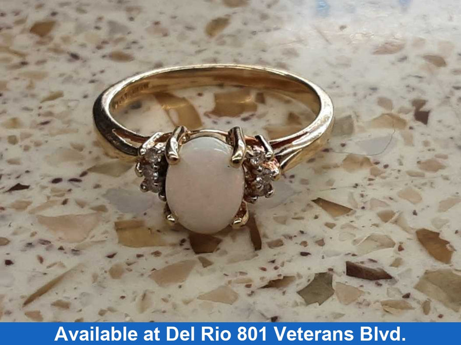 Women's Ring - Yellow Gold 14k (.585) 2.6 grams Size 6.5