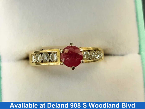 Women's Ring - Yellow Gold 18k (.750) 5.3 grams Size 8