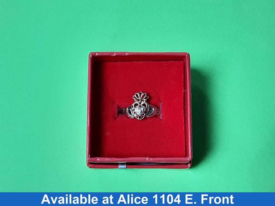 Women's Ring - Yellow Gold 10k (.417) 1.6 grams Size 5