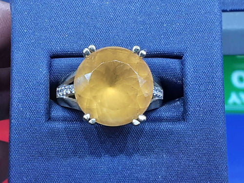 Women's Ring - Yellow Gold 14k (.585) 9 grams Size 7