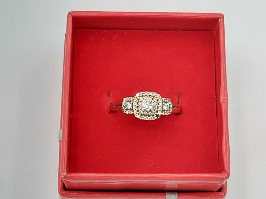 Women's Ring - Yellow Gold 10k (.417) 3.6 grams Size 6.5