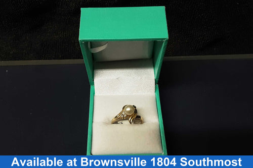 Women's Ring - Yellow Gold 14k (.585) 2.6 grams Size 7.5
