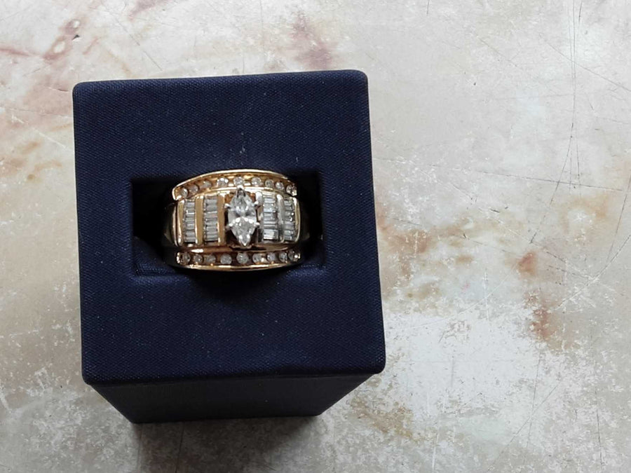 Women's Ring - Yellow Gold 14k (.585) 9 grams Size 20