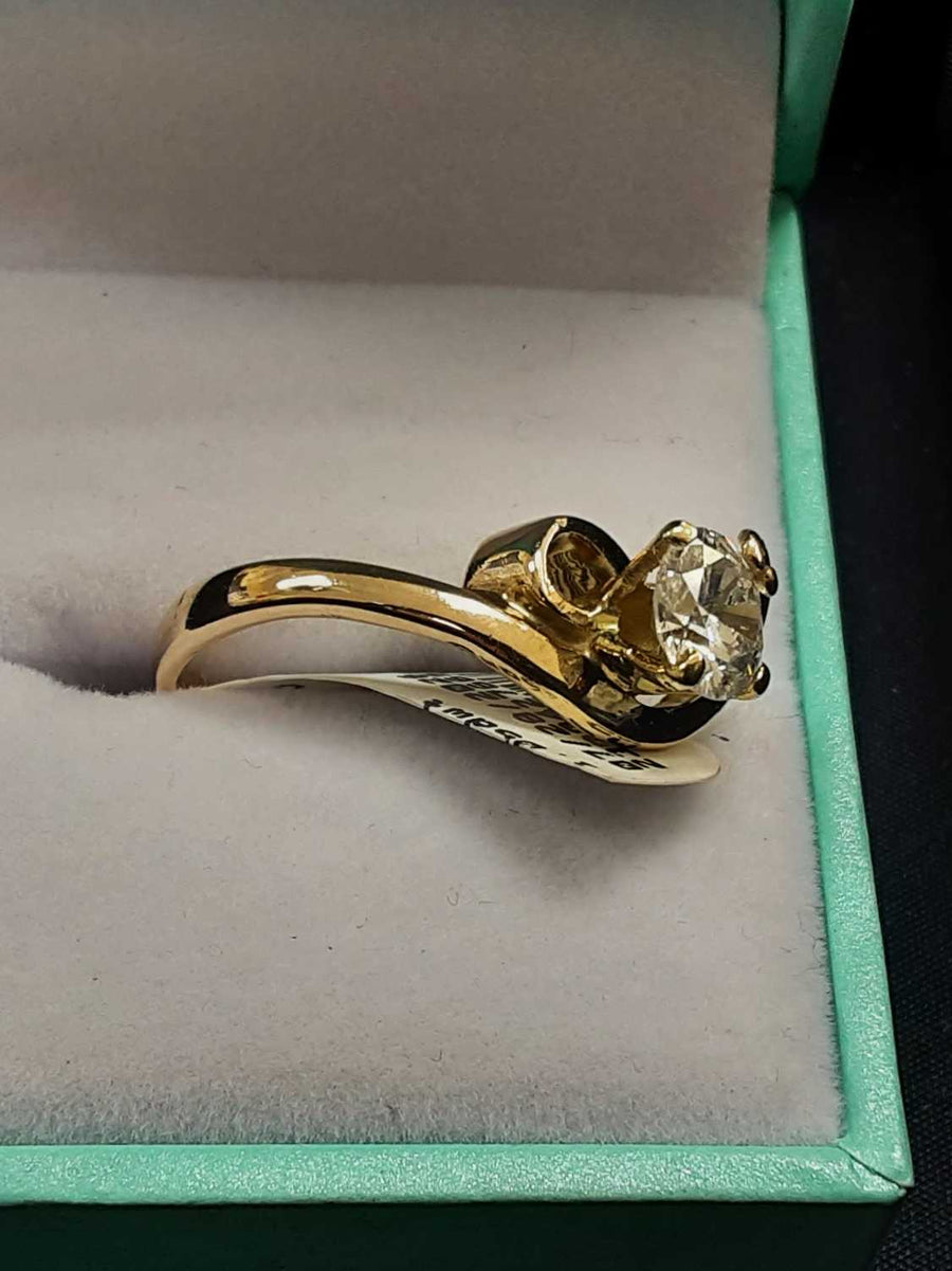 Women's Ring - Yellow Gold 14k (.585) 4.2 grams Size 7