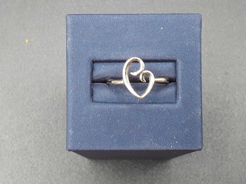 Women's Ring - Yellow Gold 14k (.585) 1.7 grams Size 6.5