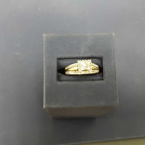 Women's Ring - Yellow Gold 10k (.417) 3.4 grams Size 7.5
