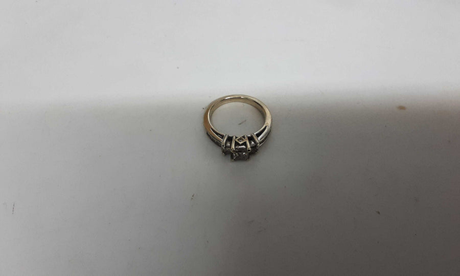 Women's Ring - White Gold 14k (.585) 4.2 grams Size 6