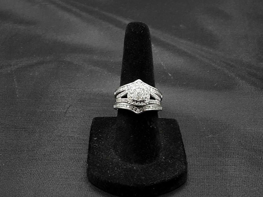 Women's Ring - White Gold 10k (.417) 6 grams Size 6