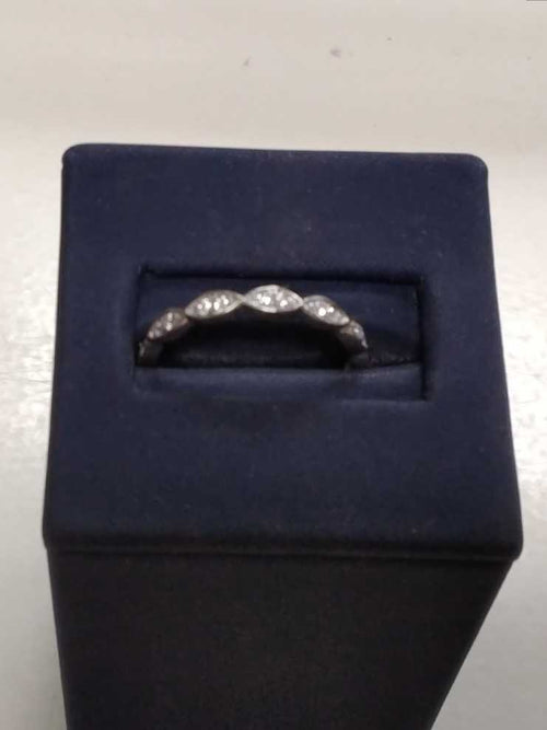 Ring - Wedding Band - White Gold 10k (.417) 1.8 grams Size 6