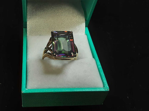 Women's Ring - Yellow Gold 10k (.417) 6.5 grams Size 9