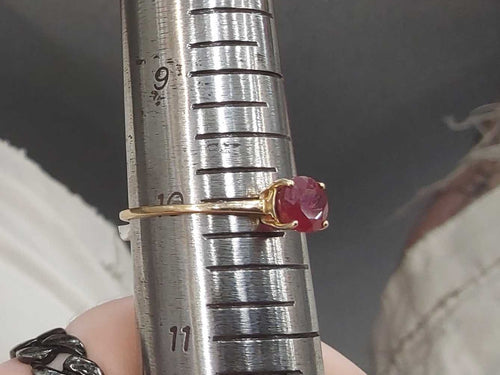 Women's Ring - Solitaire - Yellow Gold 10k (.417) 1.5 grams Size 5.5