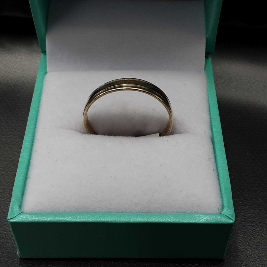 Ring - Wedding Band - Yellow Gold 10k (.417) 1.7 grams Size 8.5