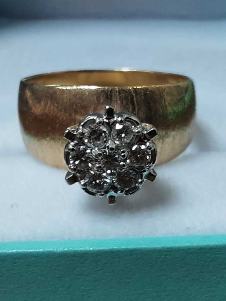 Women's Ring - Yellow Gold 14k (.585) 6.2 grams Size 9.5