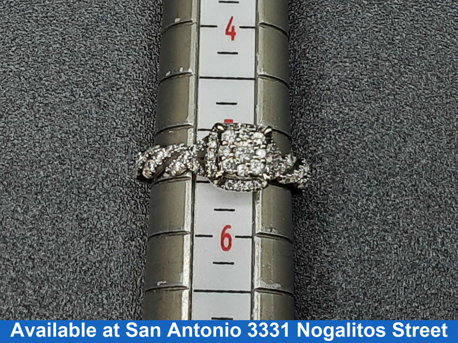Women's Ring - Yellow Gold 10k (.417) 2.9 grams Size 5.5