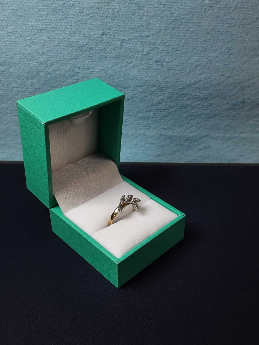 Women's Ring - Yellow Gold 14k (.585) 2.6 grams Size 6