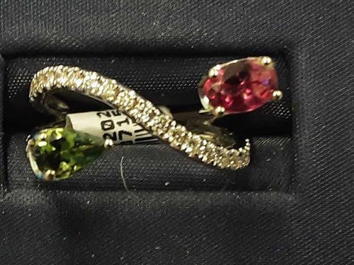 Women's Ring - White Gold 18k (.750) 4 grams Size 20