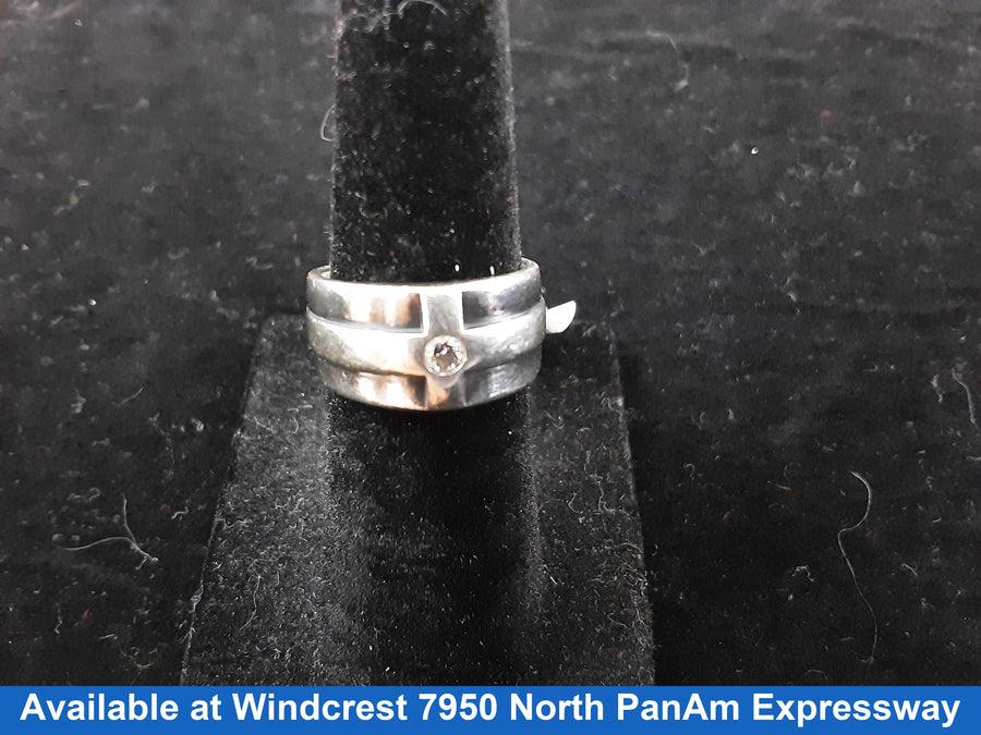 Women's Ring - Silver 6.7 grams Size 8.5