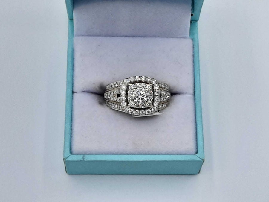 Women's Ring - White Gold 14k (.585) 7 grams Size 6.5