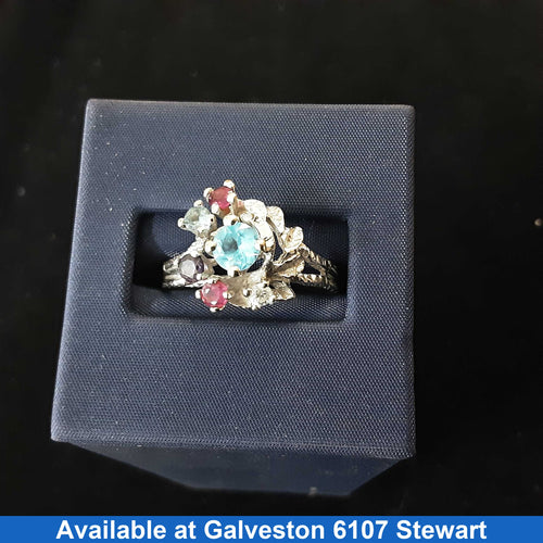 Women's Ring - White Gold 10k (.417) 4.3 grams Size 11
