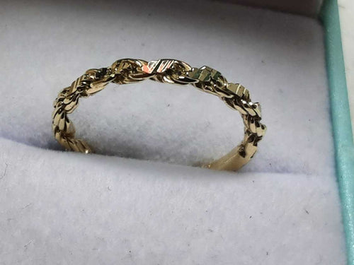 Women's Ring - Yellow Gold 10k (.417) 1.4 grams Size 6.5