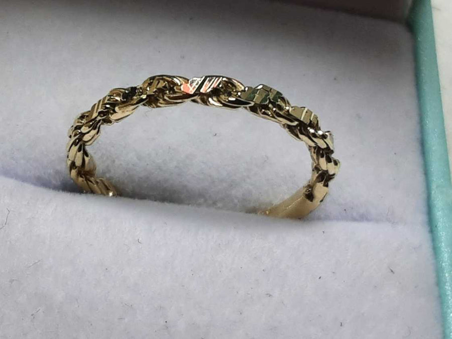 Women's Ring - Yellow Gold 10k (.417) 1.4 grams Size 6.5