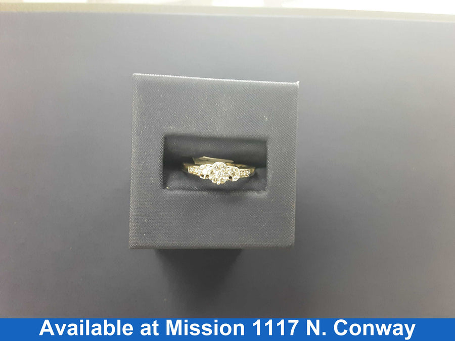 Women's Ring - Solitaire - Yellow Gold 10k (.417) 2 grams Size 7