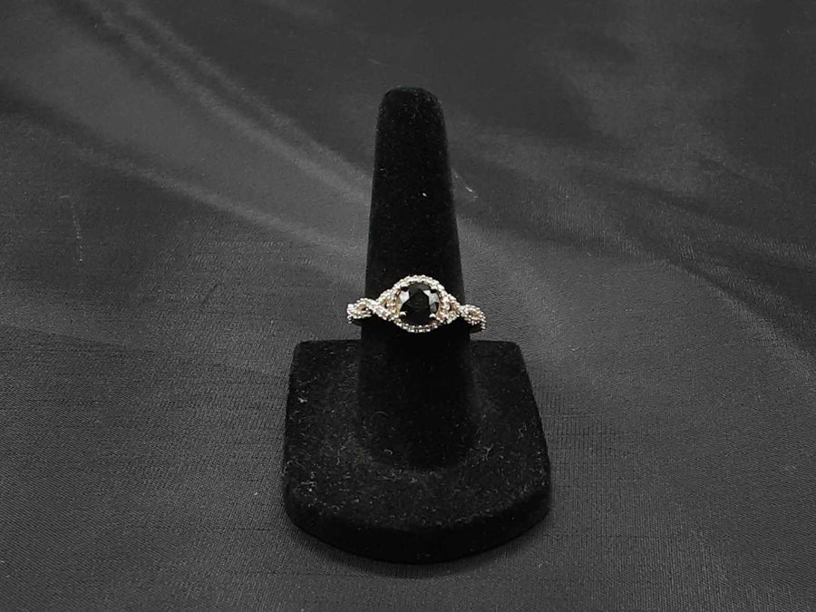 Women's Ring - Yellow Gold 14k (.585) 3.7 grams Size 7