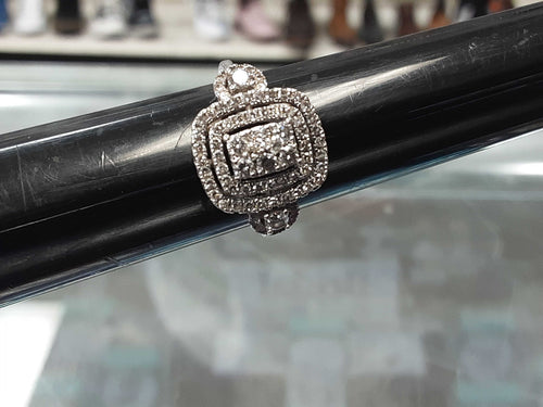 Women's Ring - White Gold 10k (.417) 3 grams Size 6