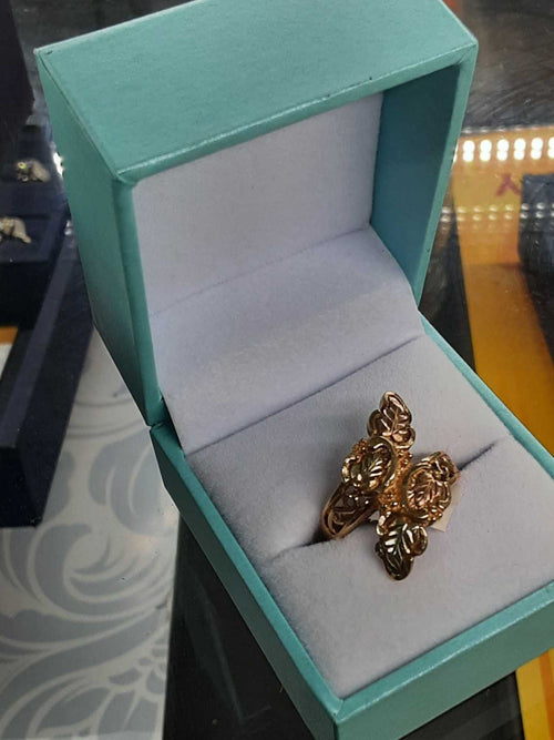 Women's Ring - Tricolor Gold 10k (.417) 3.9 grams Size 20