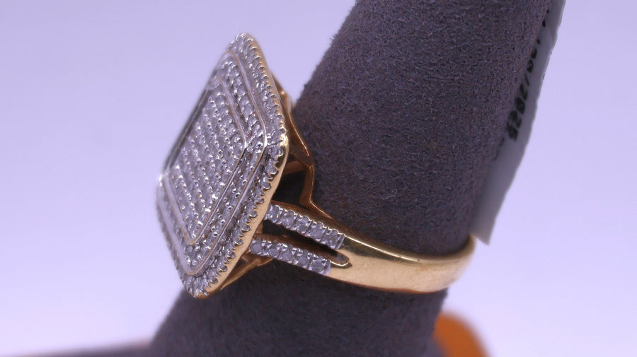 Women's Ring - Yellow Gold 10k (.417) 7.2 grams Size 7
