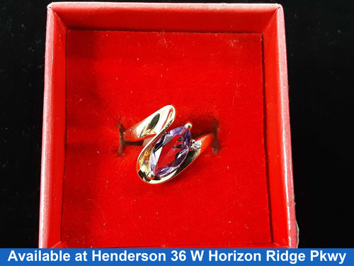 Women's Ring - Yellow Gold 10k (.417) 3.9 grams Size 8