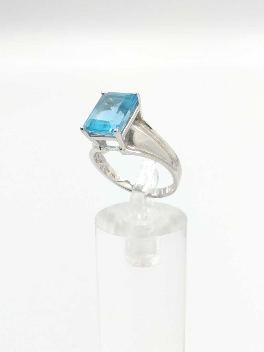 Women's Ring - White Gold 14k (.585) 3.9 grams Size 6.5