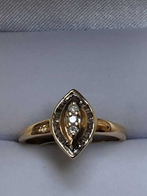 Women's Ring - Yellow Gold 10k (.417) 2.3 grams Size 7.5