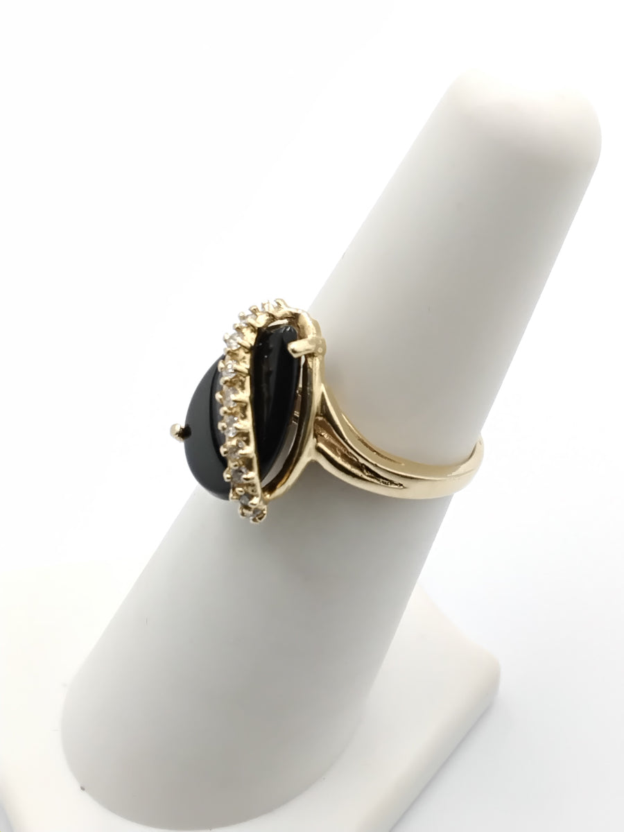 Women's Ring - Yellow Gold 14k (.585) 3.2 grams Size 5.5