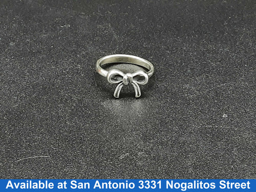 Women's Ring - Silver 2.6 grams Size 7