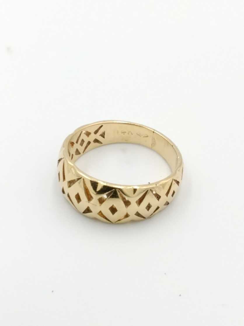 Men's Ring - Yellow Gold 10k (.417) 3.5 grams Size 5.5